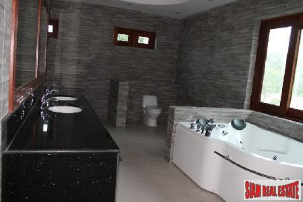 Brand new luxury 3 bedrooms house with private swimming pool for sale.-10