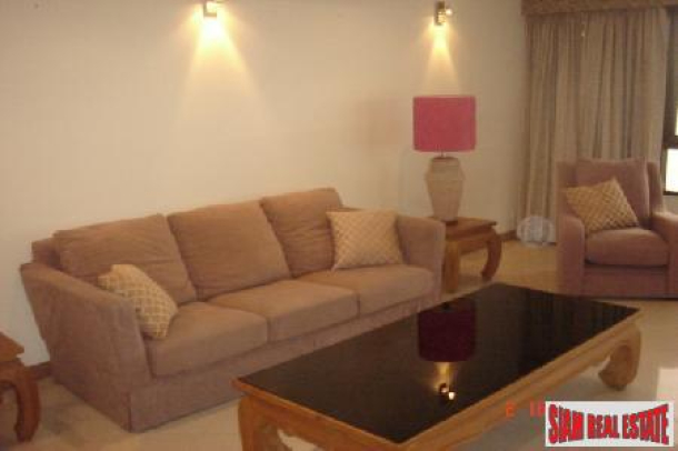 One Bedroomed Apartment In Ideal Location With Great Views - Jomtien-3