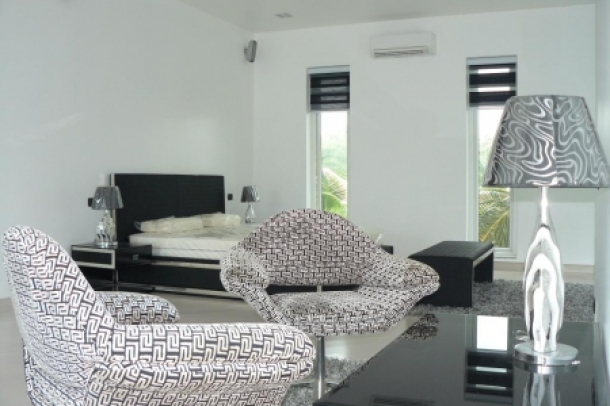 New, Spacious Four Bedroom Italian Style House in Jomtien-8