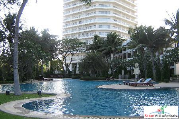 2 bedrooms condominium located on the 20th floor of the building for rent.-1