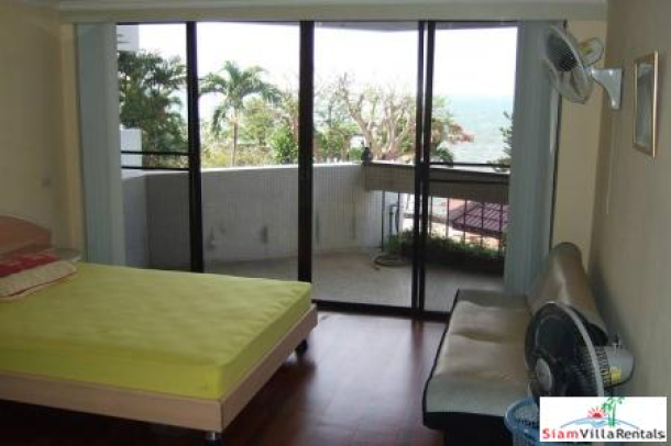 One Bedroom Sea View Condo on Wong-Amat Beachfront-4