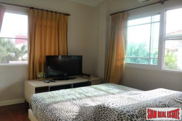 Paholyothin Place | Stunning 3 bedroom, 3 bath 135 sqm. Condo for Rent only 2 Minutes Walk to Ari BTS Station-13