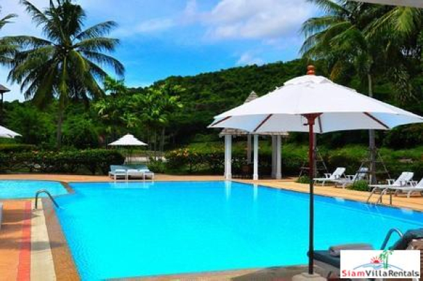 Elegant, Private Six-Bedroom Retreat in Bangsaray near Pattaya-9
