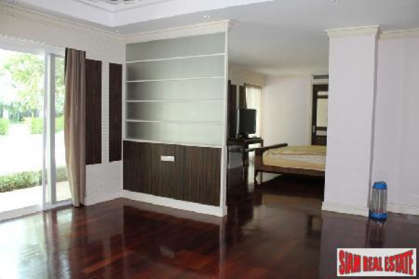 2 Bedrooms Condominium with the direct access to the swimming pool.-7