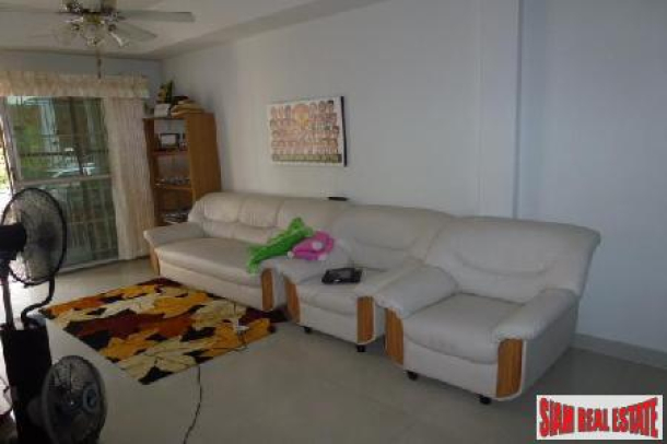 Spacious 2 Bedroom House Located In The Popular Area Of East Pattaya-2