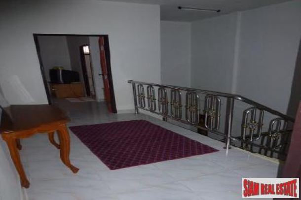 Spacious 2 Bedroom House Located In The Popular Area Of East Pattaya-6