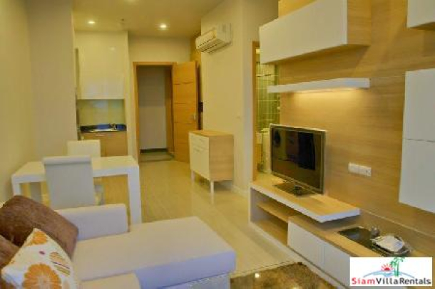 Circle Condominium | Great One Bedroom Apartment in a  Fantastic Petchaburi Location-3