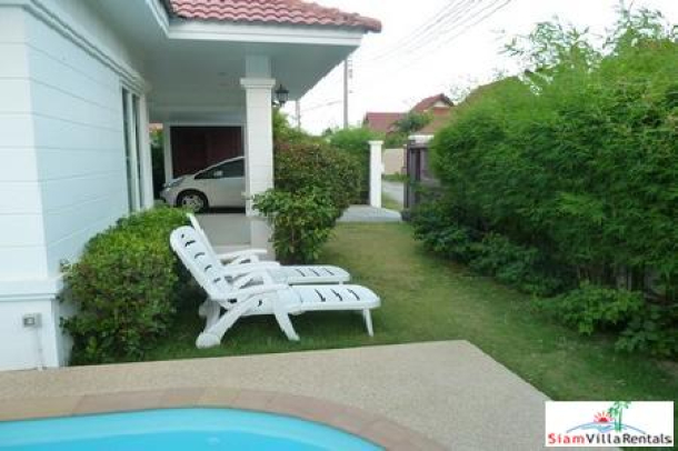 An affordable pool villa in a small development for sale.-15