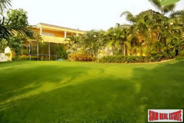 6 Bedroom 7 Bathroom Mansion Full Of Quality & Space - South Pattaya-1