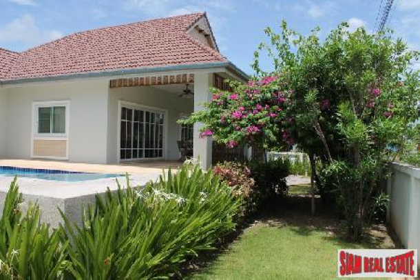 An affordable pool villa in a small development for sale.-13