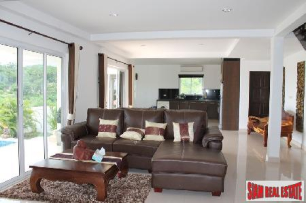 3 bedroom house with panoramic moutain and sea views for sale.-10