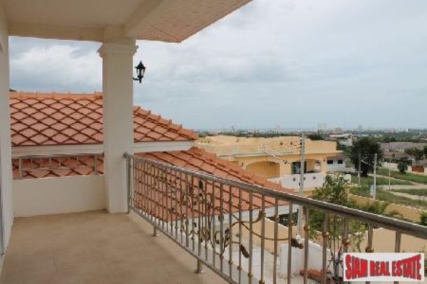 3 bedroom house with panoramic moutain and sea views for sale.-18