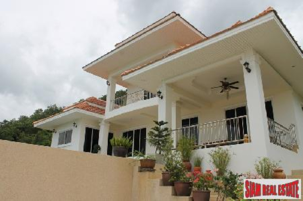 3 bedroom house with panoramic moutain and sea views for sale.-2