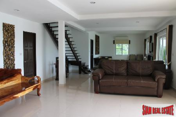 3 bedroom house with panoramic moutain and sea views for sale.-7