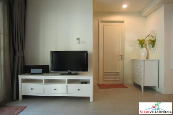 1 bedroom condominium unit with the direct access to the swimming pool for rent.-4