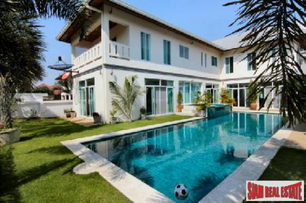 Exceptional 4 Bedroom 5 Bathroom Villa Now For Sale In An Ideal Location - East Pattaya-1