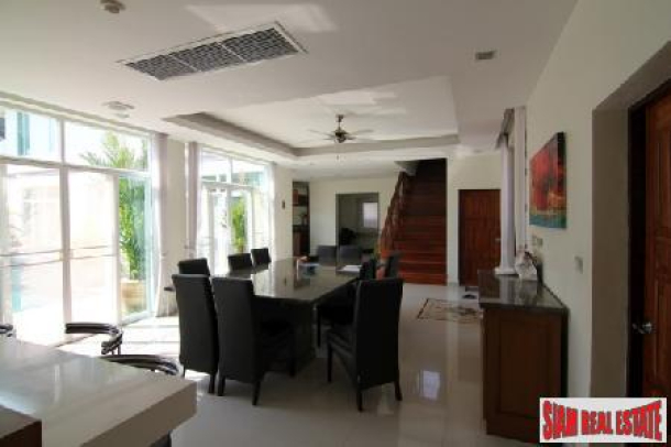 Exceptional 4 Bedroom 5 Bathroom Villa Now For Sale In An Ideal Location - East Pattaya-8