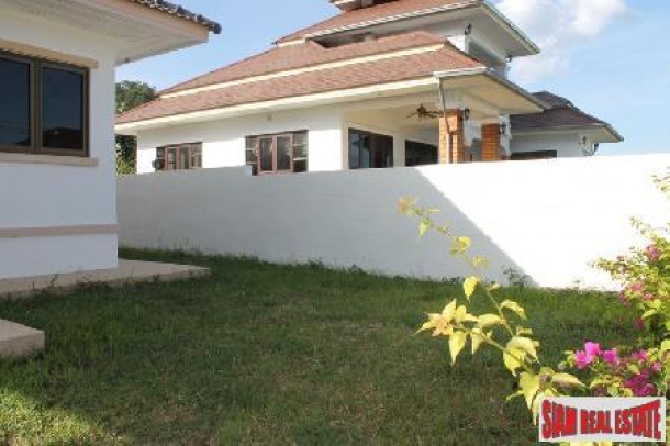 2 bedroom house close to town for sale.-7
