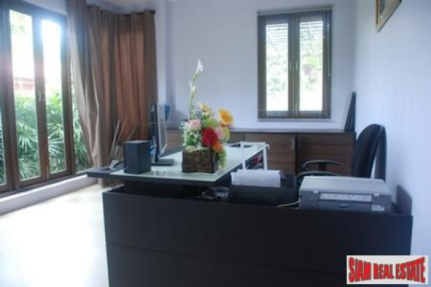 Baan Maneekram Jomthong | Sophisticated Four Bedroom Pool Villa in Chalong-5