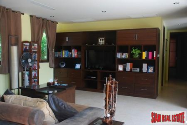 Sophisticated Four Bedroom Pool Villa in Chalong-2