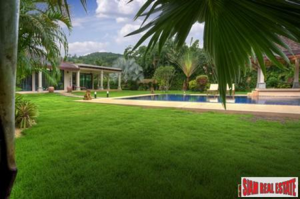 Five Bedroom Luxury Pool Villa in Nai Harn-10