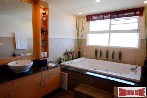 Luxurious penthouse with private swimmimg pool for sale.-7