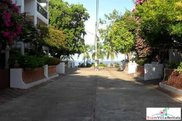3 storey town house in Hua Hin town Centre.-9