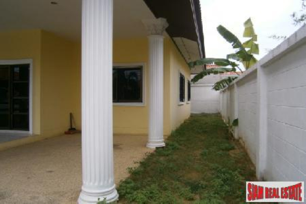 3 Bedroom House Located In The Popular Area Of East Pattaya-3