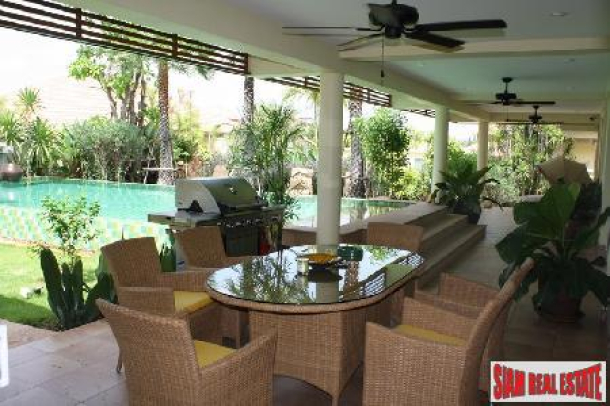 Highly Quality Pool Villa Set in Scenic Location a Few Minutes Drive from Golf Courses and Hua Hin Town Centre-2