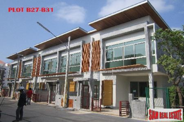 Two and Three Bedroom Townhomes in New Phuket Town Development-17