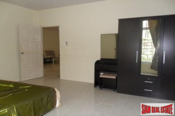 3 Bedroom 3 Bathroom Condominium With Great Sea View - Na Jomtien-12