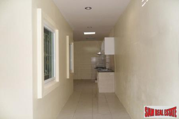 3 Bedroom Apartment Available For Long Term Rent - Wong Amat-14
