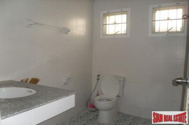 3 Bedroom 3 Bathroom Condominium With Great Sea View - Na Jomtien-8