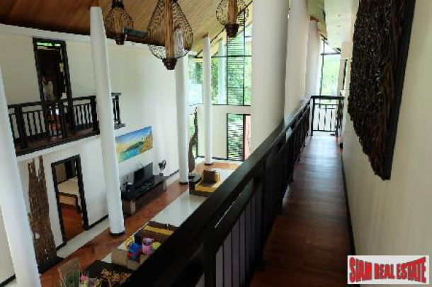 Modern, Luxurious Four-Bedroom Home in Nai Harn-16