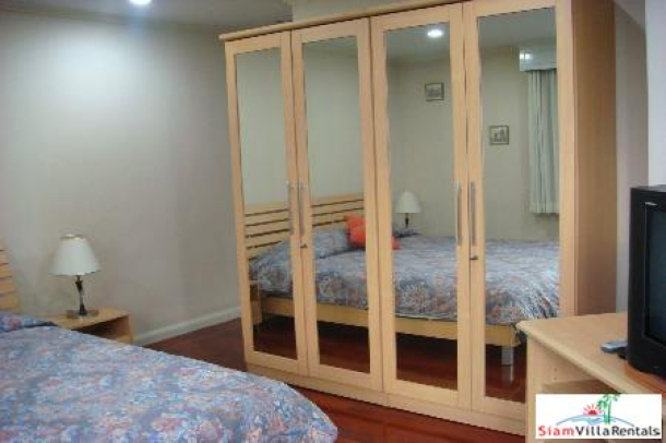 RENTED Two Bedroom walk to Ratchadamri BTS Station.-4