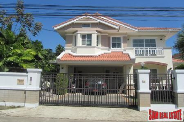 Lovely Three Bedroom House with Pool in Chalong-18