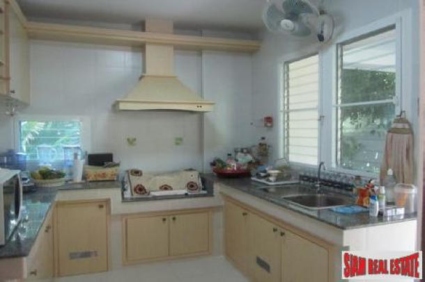 Lovely Three Bedroom House with Pool in Chalong-7