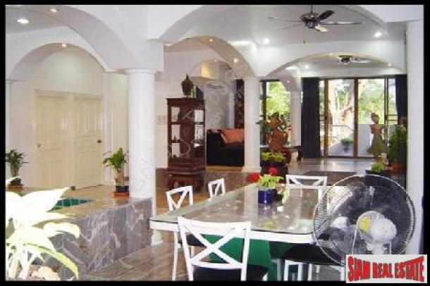 Beautiful Modern 6 Bedroom House With 2 Private Jacuzzi's  Jomtien-3