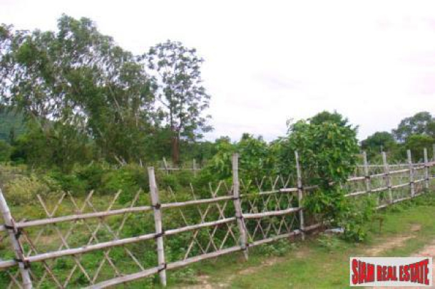 Land with mountain view for sale close to Hua Hin Town Center.-3