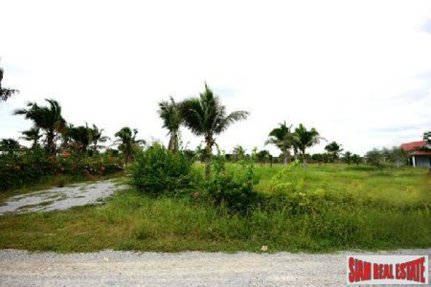 Land with mountain view for sale close to Hua Hin Town Center.-2
