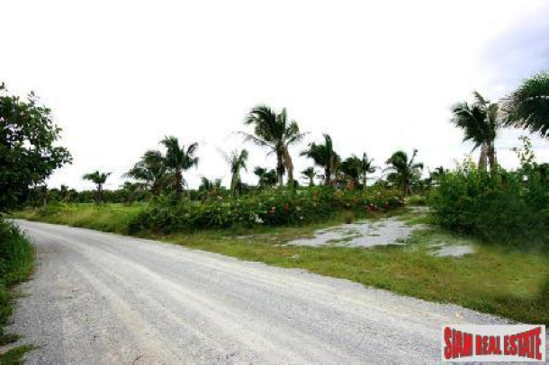 Land with mountain view for sale close to Hua Hin Town Center.-3
