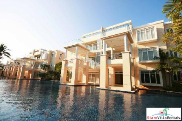 2 Bedrooms Condominium with the direct access to the swimming pool.-1