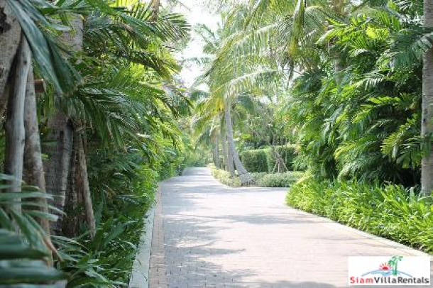 3 bedrooms condominium only few steps from the beach for Sale-11