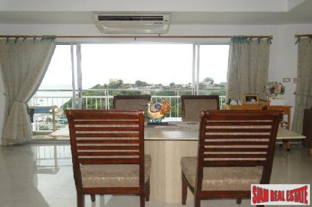 3 bedrooms condominium only few steps from the beach for Sale-3