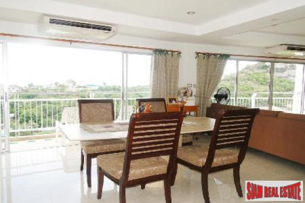 3 bedrooms condominium only few steps from the beach for Sale-4