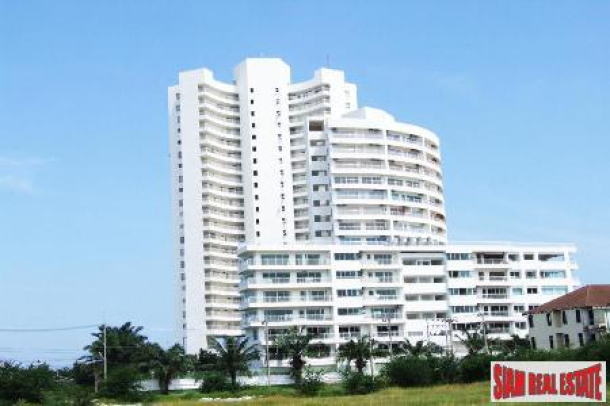 3 bedrooms condominium only few steps from the beach for Sale-6