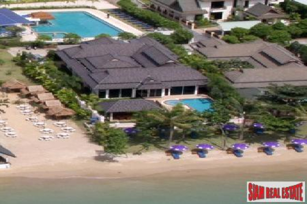 Beachfront Four Bedroom Pool Villa in Chalong/Rawai Resort-1