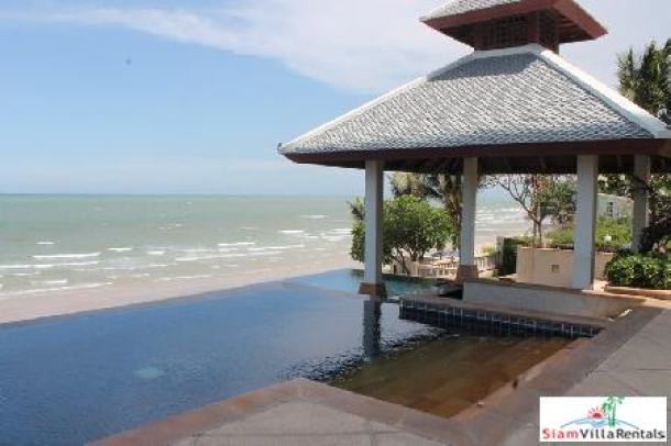 2 bedrooms condominium only few step from the beach for rent-1