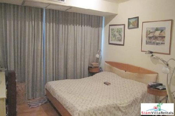 ONLY AVAILABLE TO RENT! Two Minutes Walk To Radjadamri BTS Station.-4