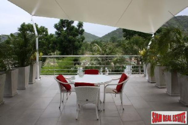 Modern Five Bedroom House with Private Swimming Pool and Large Garden for Sale-10